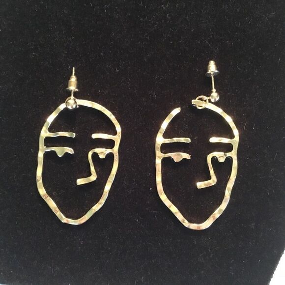 $12 or 3/$25 Goldtone “Face” Hoop Earrings - Picture 1 of 5